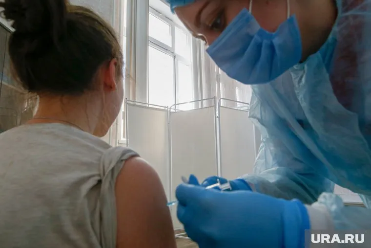 Ученики вернутся к очным занятиям после вакцинации