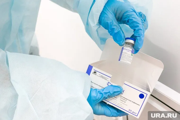 Назальную вакцину получили более 100 человек