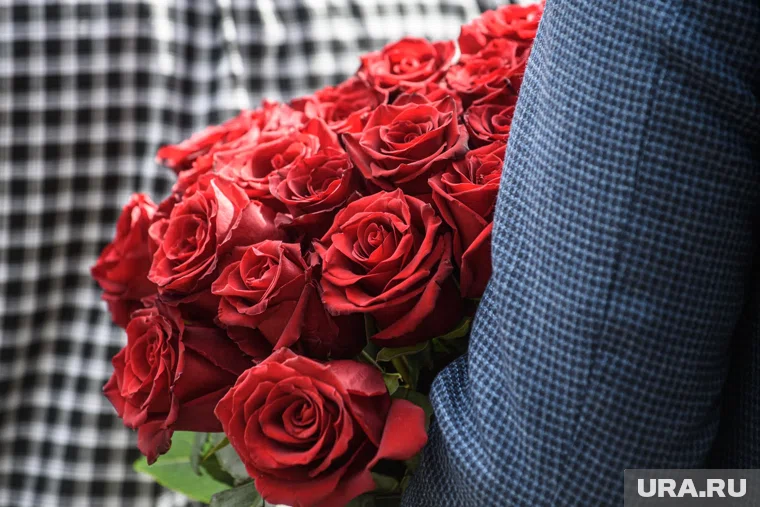 Пермяки часто заказывают для мам розы