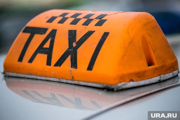 Таксисты сервиса «Максим» предлагают цену от 805 рублей при расстоянии почти 40 км
