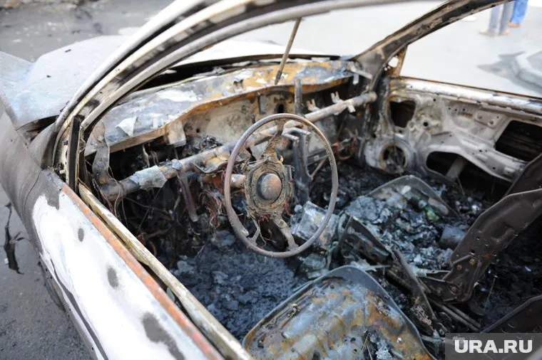 В Тюмени из-за ДТП загорелась машина