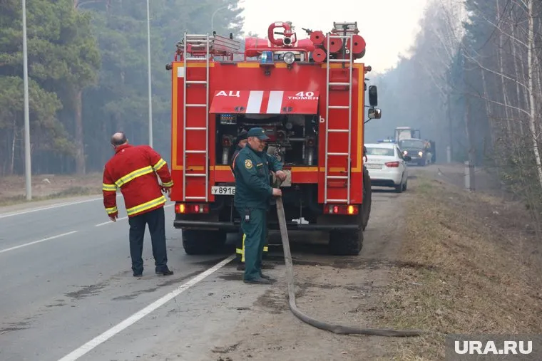 На месте работали три бригады пожарных