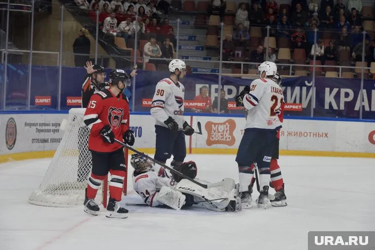ХК «Молот» проиграл команде «Сокол» из Красноярска