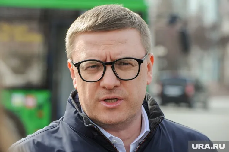 Алексей Текслер ознакомился с новыми автобусами