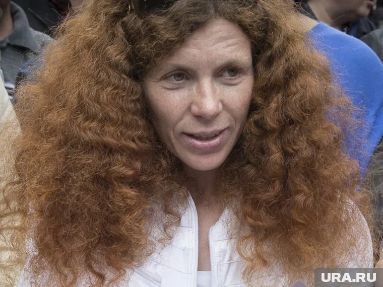 Украинская армия не в силах преодолеть оборонительные сооружения России, заявила Юлия Латынина