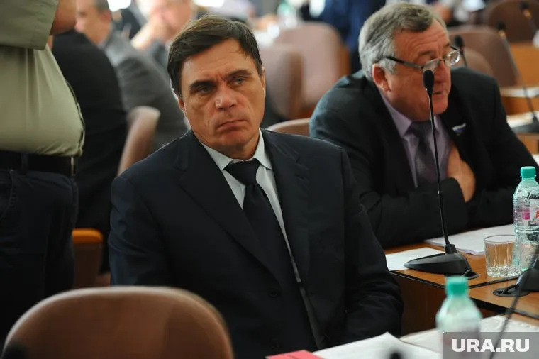 Помимо ФСБ и ФНС, к Олегу Иванову появились претензии у челябинского минстроя