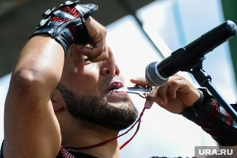 Надымчанин сыграл на варгане на шоу Малахова (фото из архива)