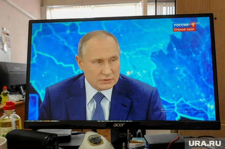 Президент России Владимир Путин впервые поговорил по телефону с новым президентом США Джо Байденом