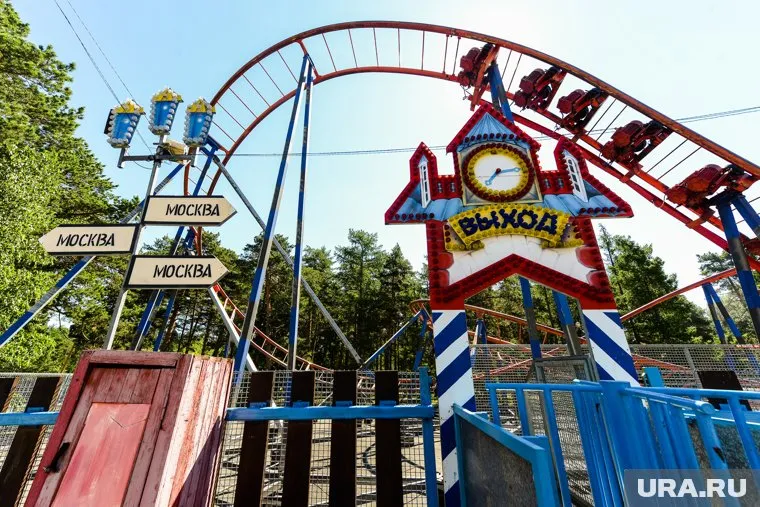 Для устранения неисправности к головному вагону была подведена вышка (архивное фото)