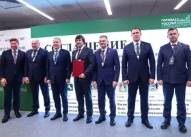 Мэр Тюмени посоветовал главам уральских городов заняться спортом