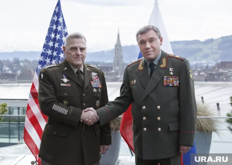 По словам Марка Милли (слева), война в Афганистане закончилась совсем не так, как рассчитывали в США