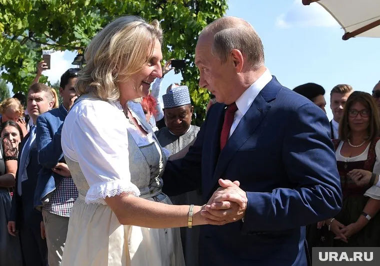 Российский лидер исполнил танец с невестой