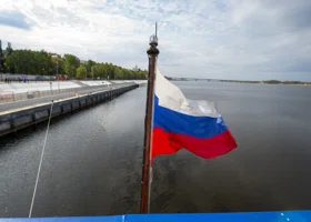 Пьяный пермяк упал с трапа теплохода и отсудил крупную сумму