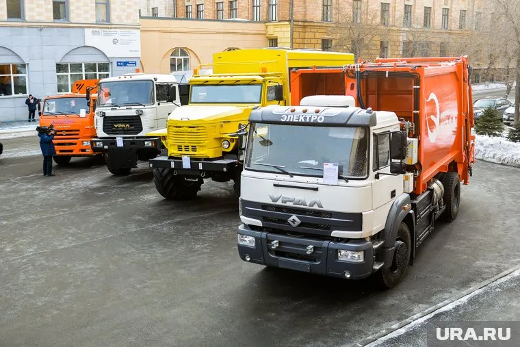 Вице-губернатор Ислаев высоко оценил спецтехнику «Северавтодора»