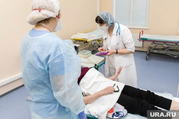 У девушки диагностировали ушиб поясничного отдела позвоночника и левой почки