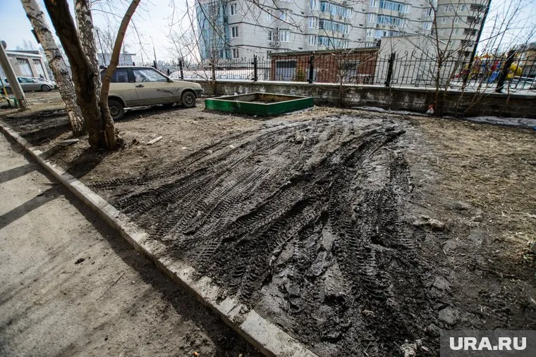 Мэр сам не подписывает постановление, чтобы назначить тех, кто может выписывать штрафы