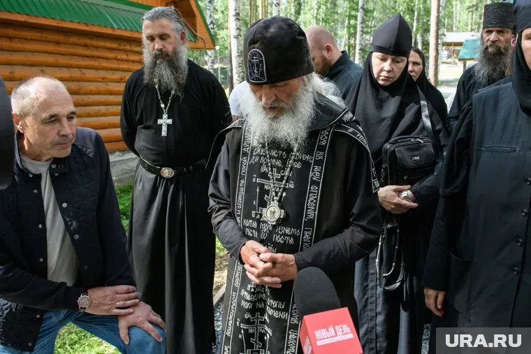 Дмитрий Соколов (слева) называет экс-схиигумена Сергия (справа) своим духовником