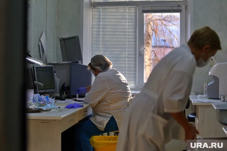 По данным исследования, на одну вакансию врача приходится 1,3 резюме, на медсестру — 3,3