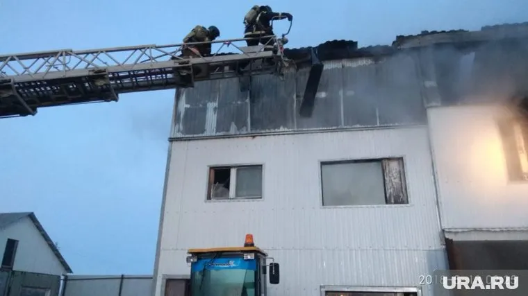 Пожарные справились с огнем за два часа