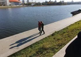 Тунгусова заметили гуляющим по Екатеринбургу в компании друга областной власти