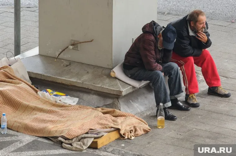 Предлагается организовать для бездомных аналог МФЦ