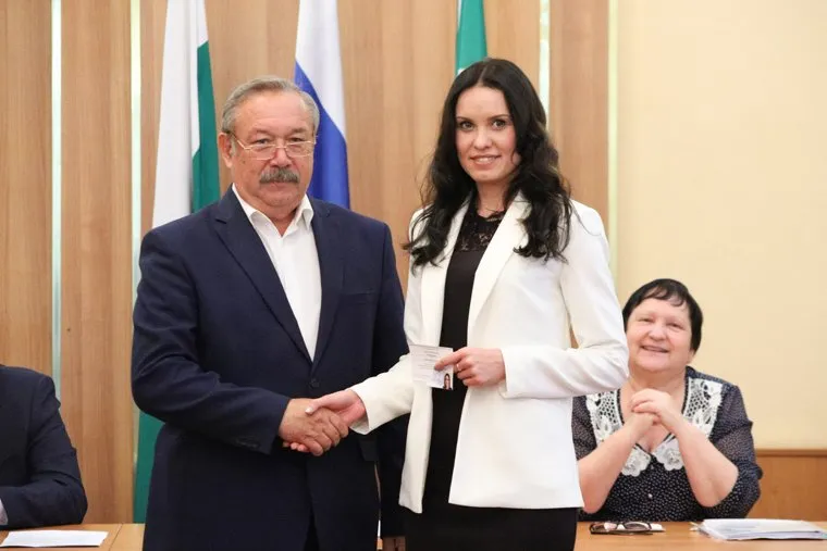 Вручение мандатов депутатам городской Думы. Курган