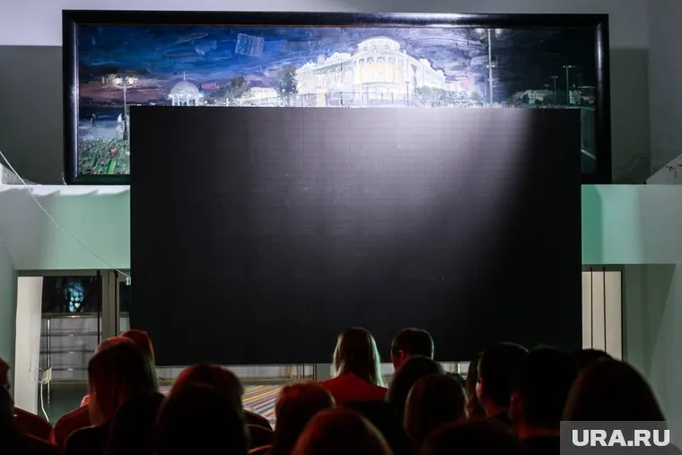 Ограничение принимается вне зависимости от того, сколько мест в кинозале