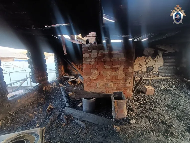 От дома выжившей девушки осталось одно пепелище