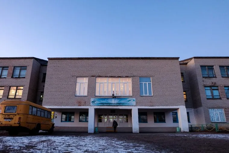 Встреча губернатора Курганской области Алексея Кокорина с учителями Звериноголовской школы, сельская школа, школа, школа в звериноголовском