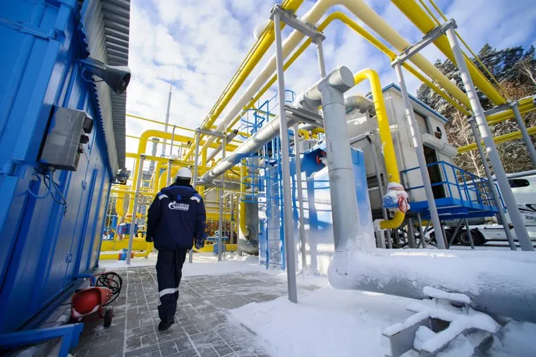 Отправка первой партии сжиженного природного газа автотранспортом из России в Казахстан. Екатеринбург