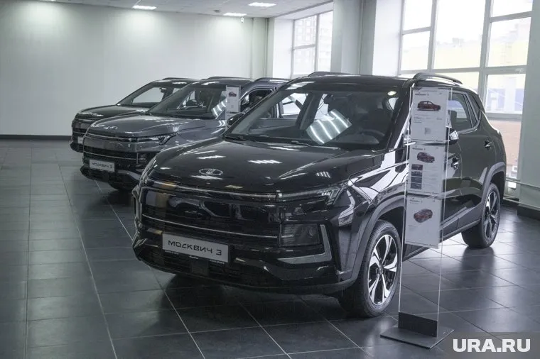 С нового года депутаты начнут передвигаться на российских автомобилях