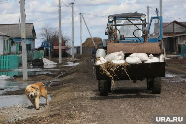 Транспорт из затопленных районов будут перегонять на охраняемую стоянку