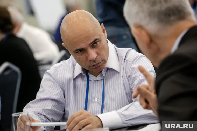 Мужской голос на аудиозаписи похож на голос Игоря Артамонова