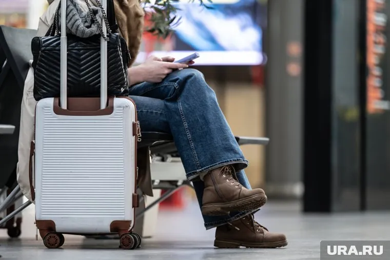 В Новом Уренгое сильный ветер меняет расписание вылетов и прилетов