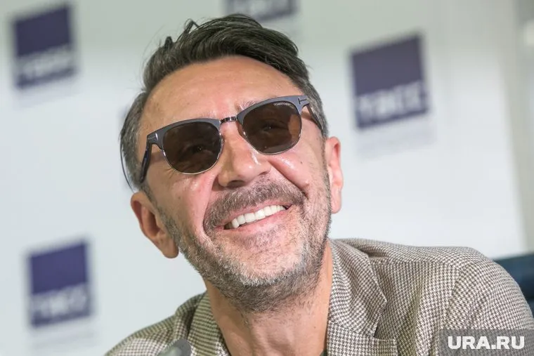 Сергей Шнуров «расплывается в улыбке», думая о будущем ребенке (архивное фото)