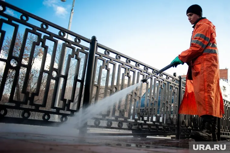 В качестве альтернативы нынешним дорожным ограждениям власти Нижневартовска рассматривают оцинкованные конструкции