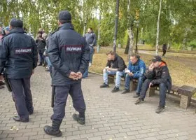 Обматерившие полицейских вахтовики стали уголовниками
