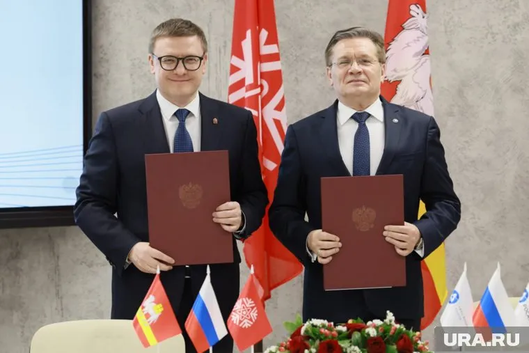 Соглашение подписали губернатор Алексей Текслер (слева) и глава Росатома Алексей Лихачев