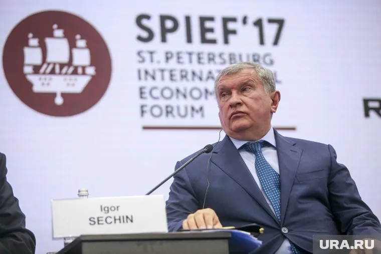 Игорь Сечин вошел в совет фонда строительства храмов