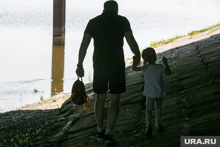 В Единой России предложили сажать педофилов в тюрьму до конца жизни