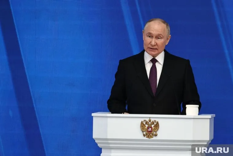 Запад хотел превратить Россию в угасающее пространство, заявил Владимир Путин