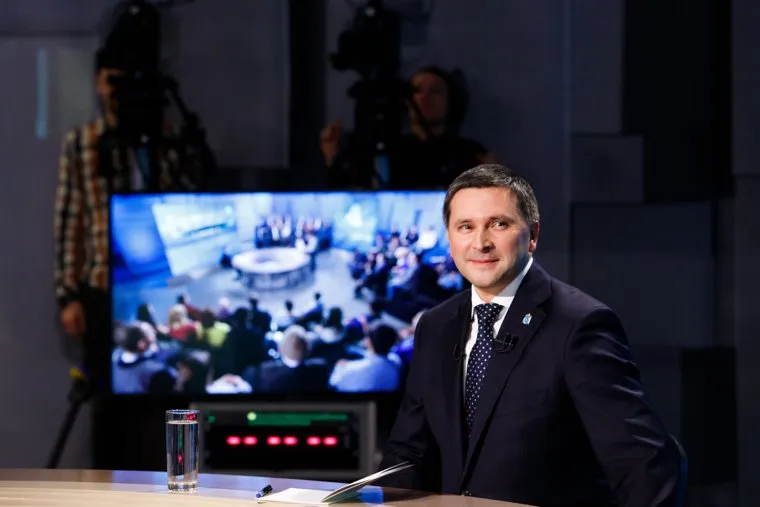 «Разговор с Дмитрием Кобылкиным». Прямая линия губернатора ЯНАО. Салехард, улыбка, кобылкин дмитрий