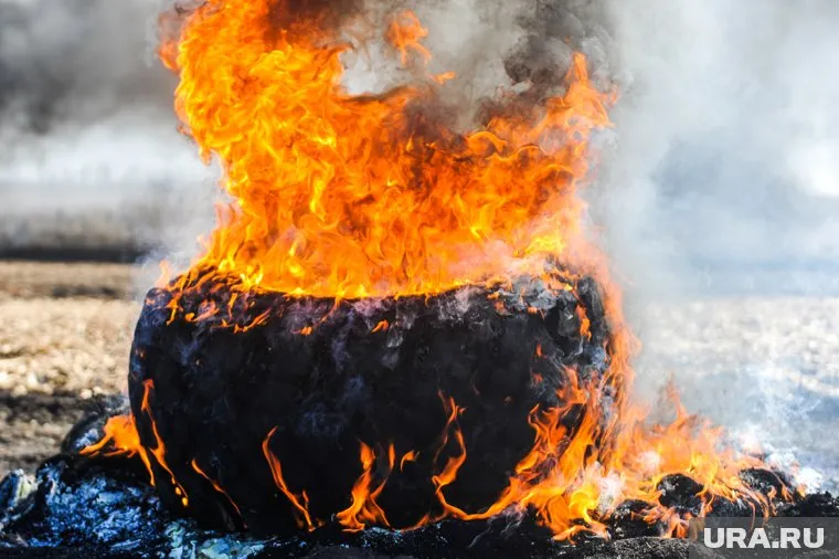 Предполагаемая машина злоумышленников полностью сгорела (архивное фото)