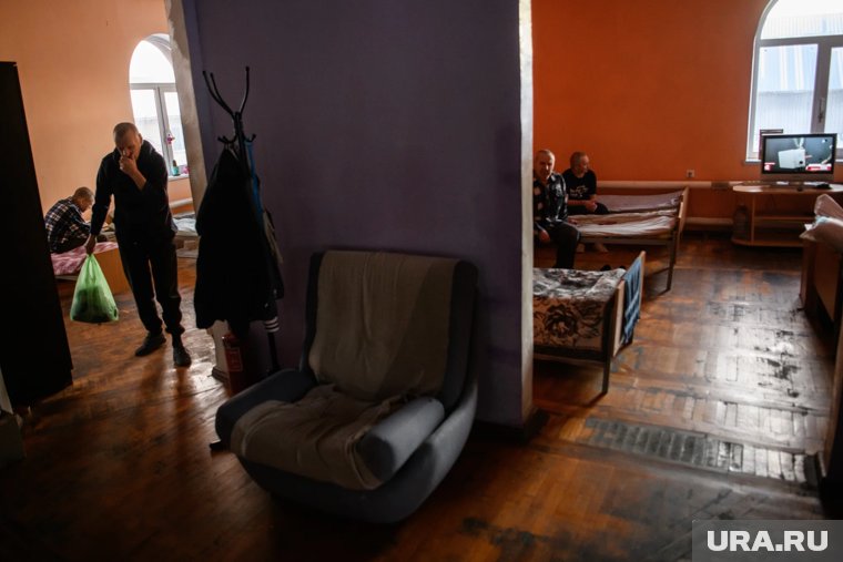 Как пенсионеры лишают покупателей квартир: суды массово встают на сторону «недееспособных» продавцов