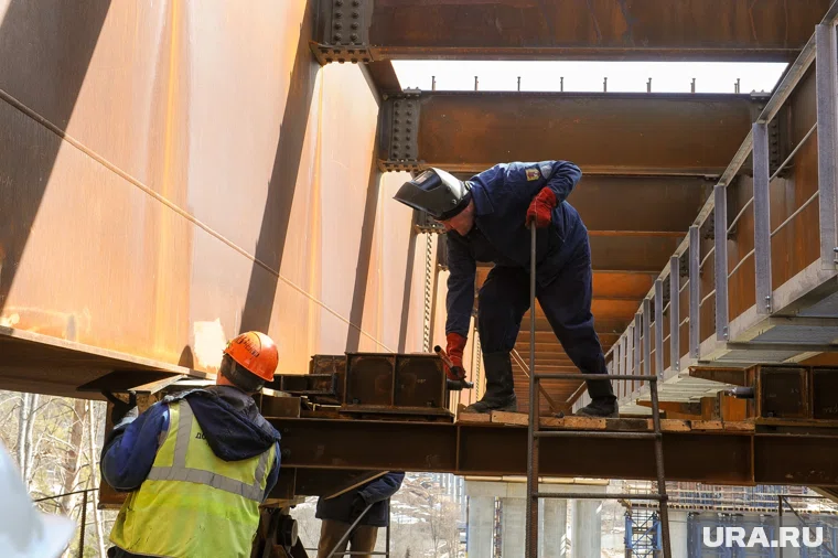 Мост откроют в октябре