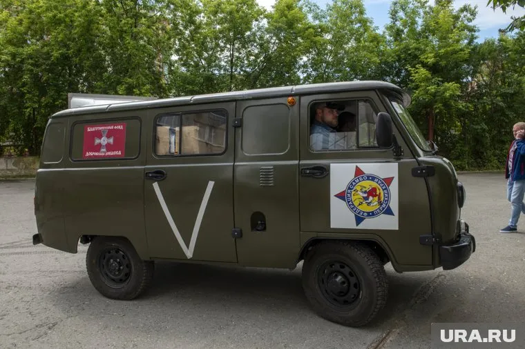 Изначально планировалась отправка двух УАЗов, но в итоге на фронт поедет шесть автомобилей