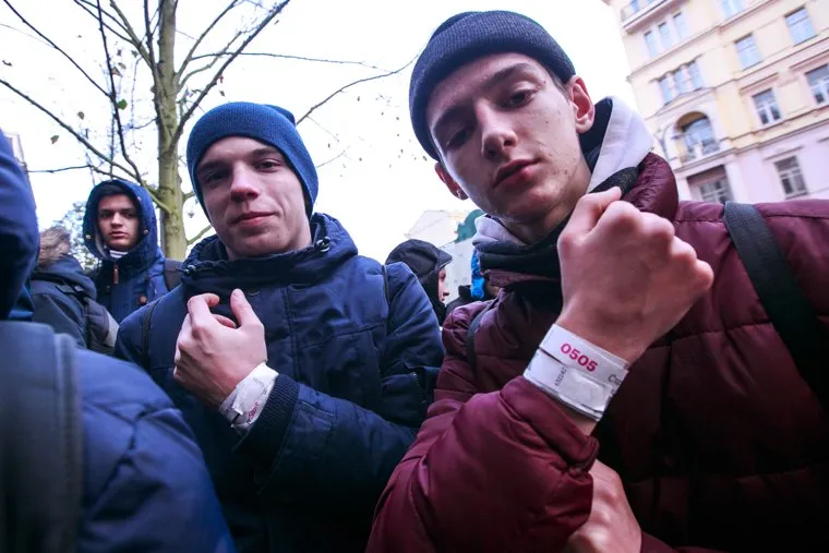 Старт продаж Apple IPhoneX в re:Store на Тверской, 27. Москва , очередь за айфонами