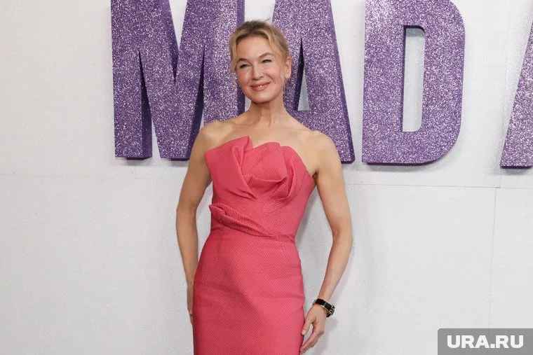 Фильм «Бриджит Джонс. Без ума от мальчишки» можно посмотреть на «Кинопоиске» с 14 февраля 2025