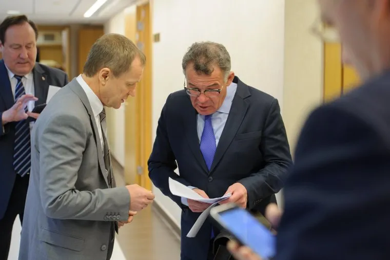 Заседание законодательного собрания Свердловской области по бюджету на 2018 год - первое чтение. Екатеринбург, тунгусов владимир, зяблицев евгений, трофимов игорь