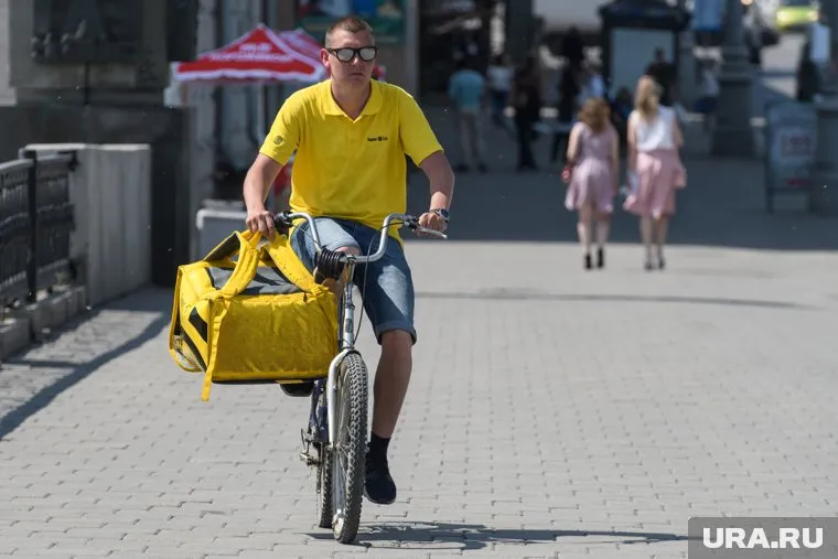 Лидеры по скорости роста доходов - работники доставки и логистики